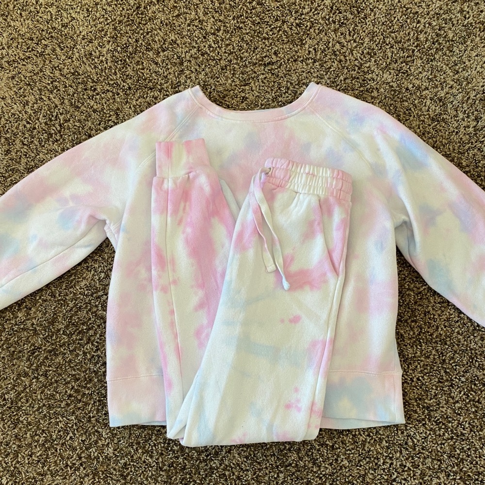 Tie-Dye Fleece Sweatshirt & Drawstring joggers